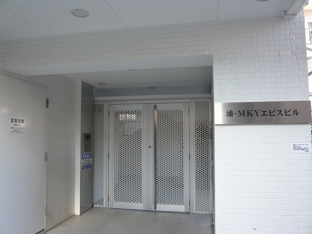 15/15 エントランス