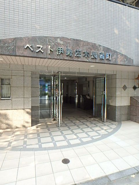 27/29 エントランス