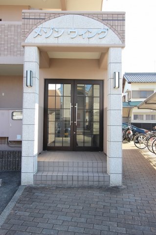 16/17 エントランス