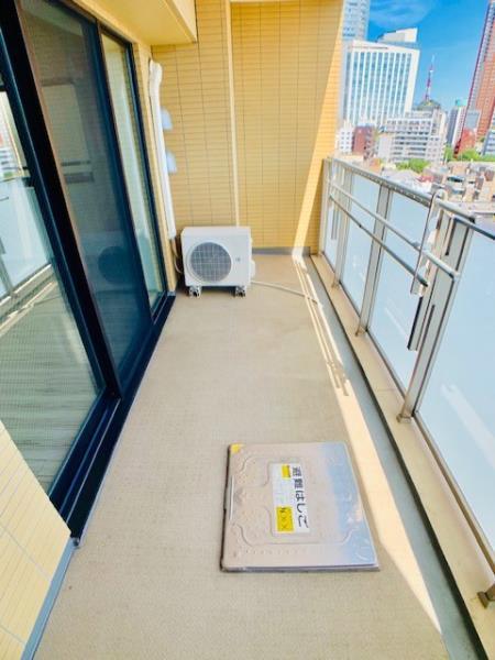 27/29 エントランス