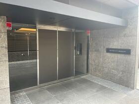 16/16 エントランス