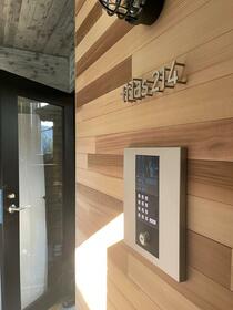 17/17 エントランス