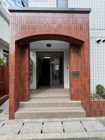 5/5 エントランス