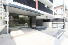 16/16 エントランス