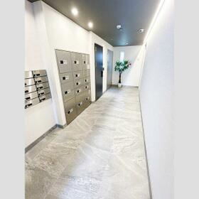 14/14 エントランス