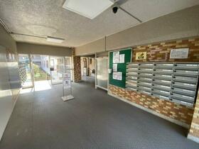 16/16 エントランス