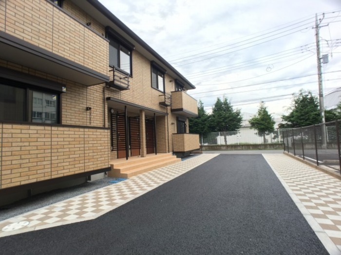 19/27 エントランス