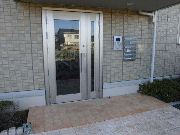 16/25 エントランス