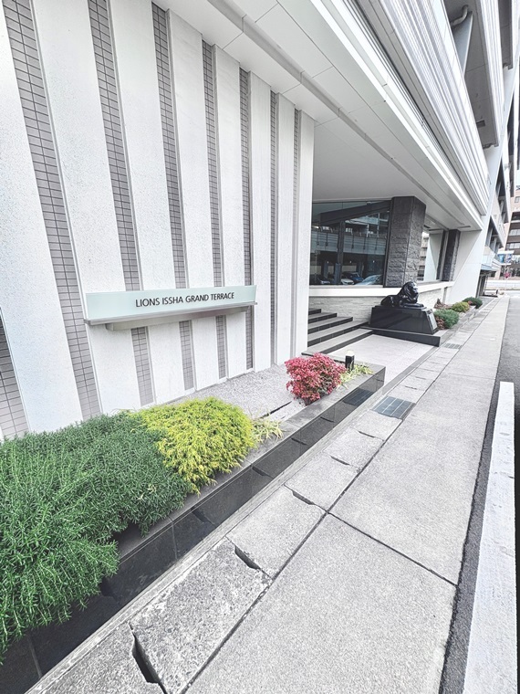 13/14 エントランス