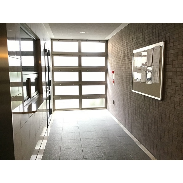 26/26 エントランス