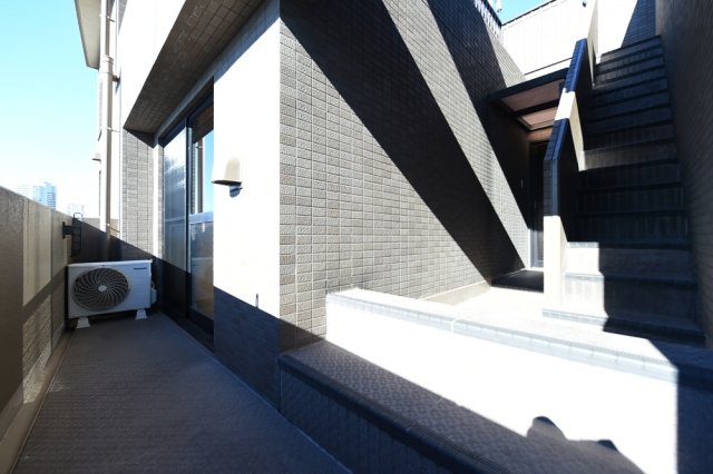 13/22 バルコニー