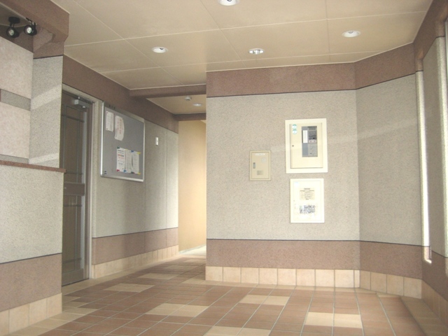 19/30 エントランス