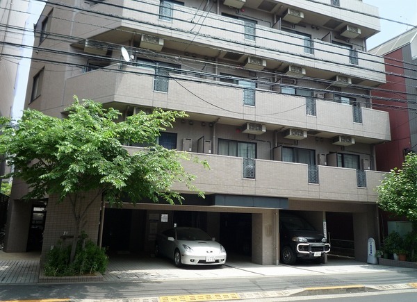 13/14 エントランス