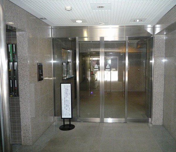 14/14 エントランス