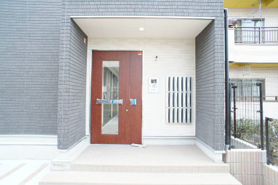 23/24 エントランス