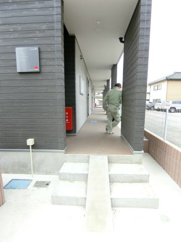 2/2 エントランス