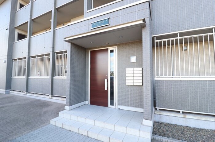 16/18 エントランス