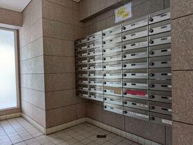 2/3 エントランス