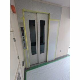 16/16 エントランス