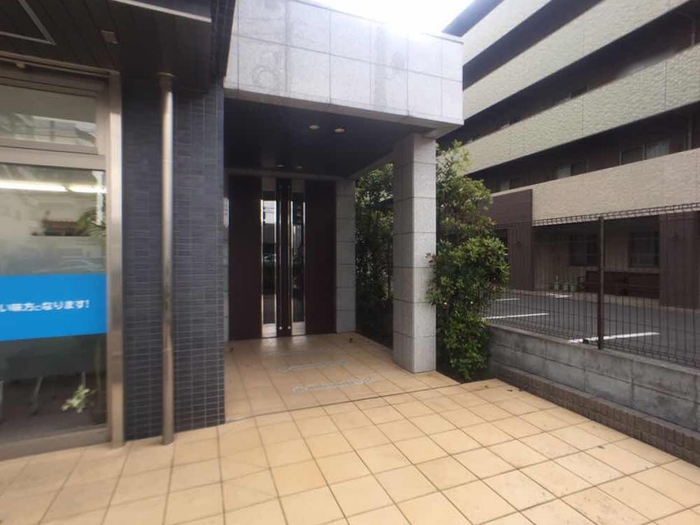 16/18 エントランス