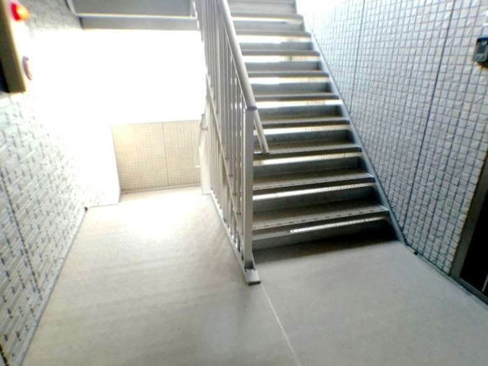 17/27 エントランス