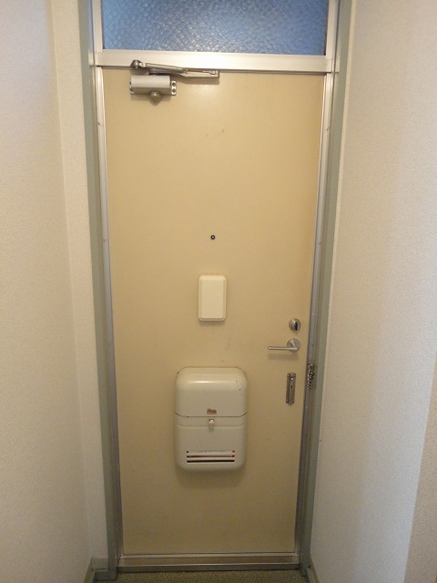 23/30 エントランス