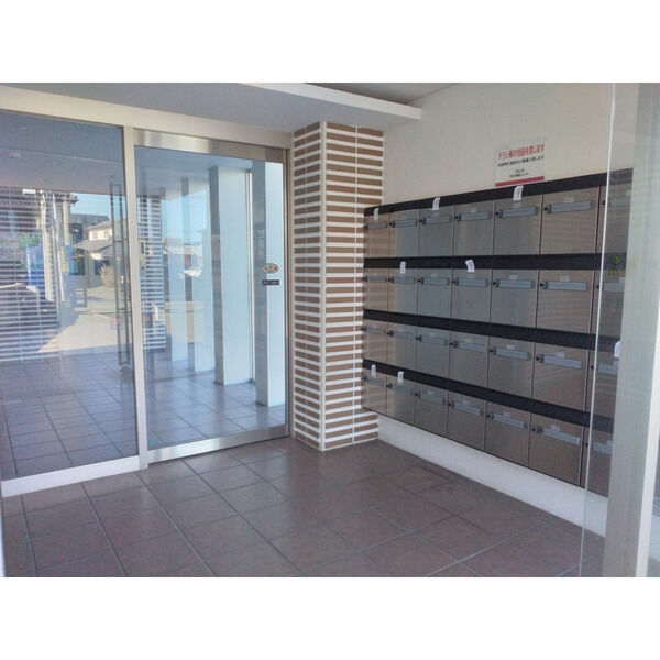 17/23 エントランス