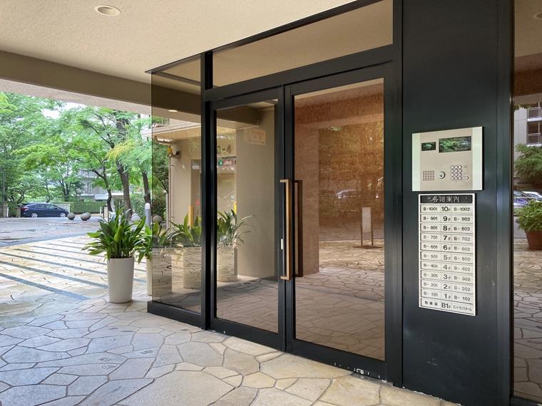 18/18 エントランス