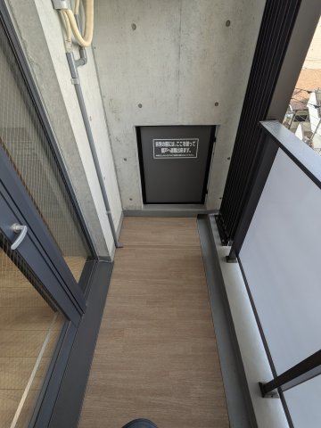 16/27 バルコニー