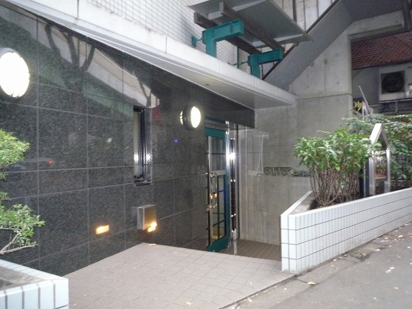 14/14 エントランス