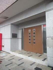 16/16 エントランス