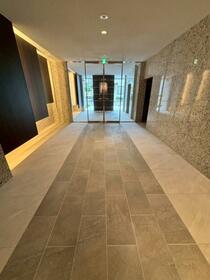 16/16 エントランス