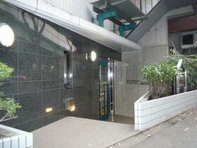 16/16 エントランス