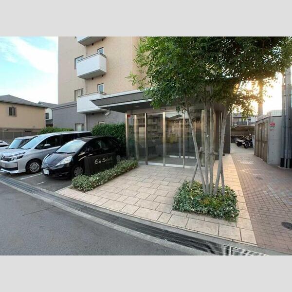 14/14 エントランス