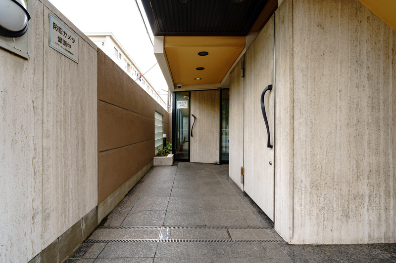 5/5 エントランス