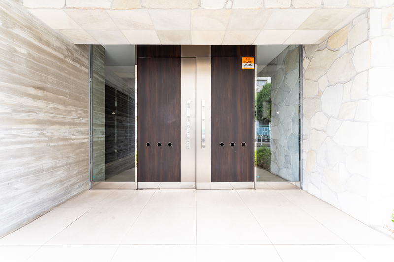 5/5 エントランス