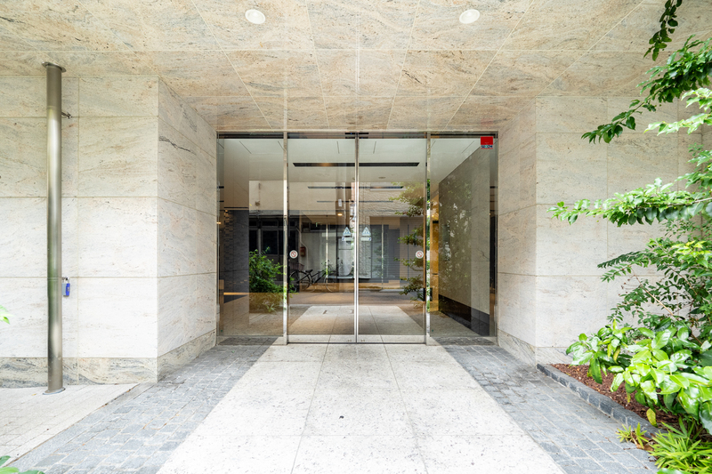 5/5 エントランス