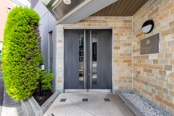 5/5 エントランス