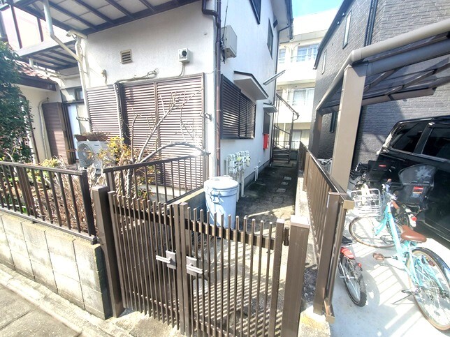 16/16 エントランス