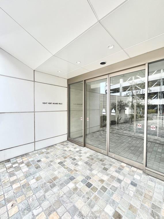 2/2 エントランス