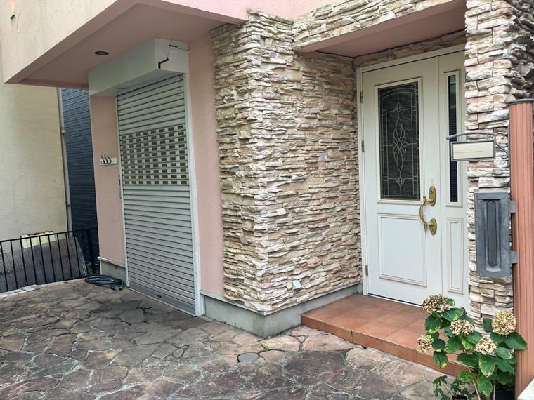 18/19 エントランス