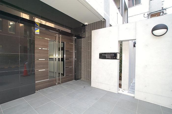 17/20 エントランス