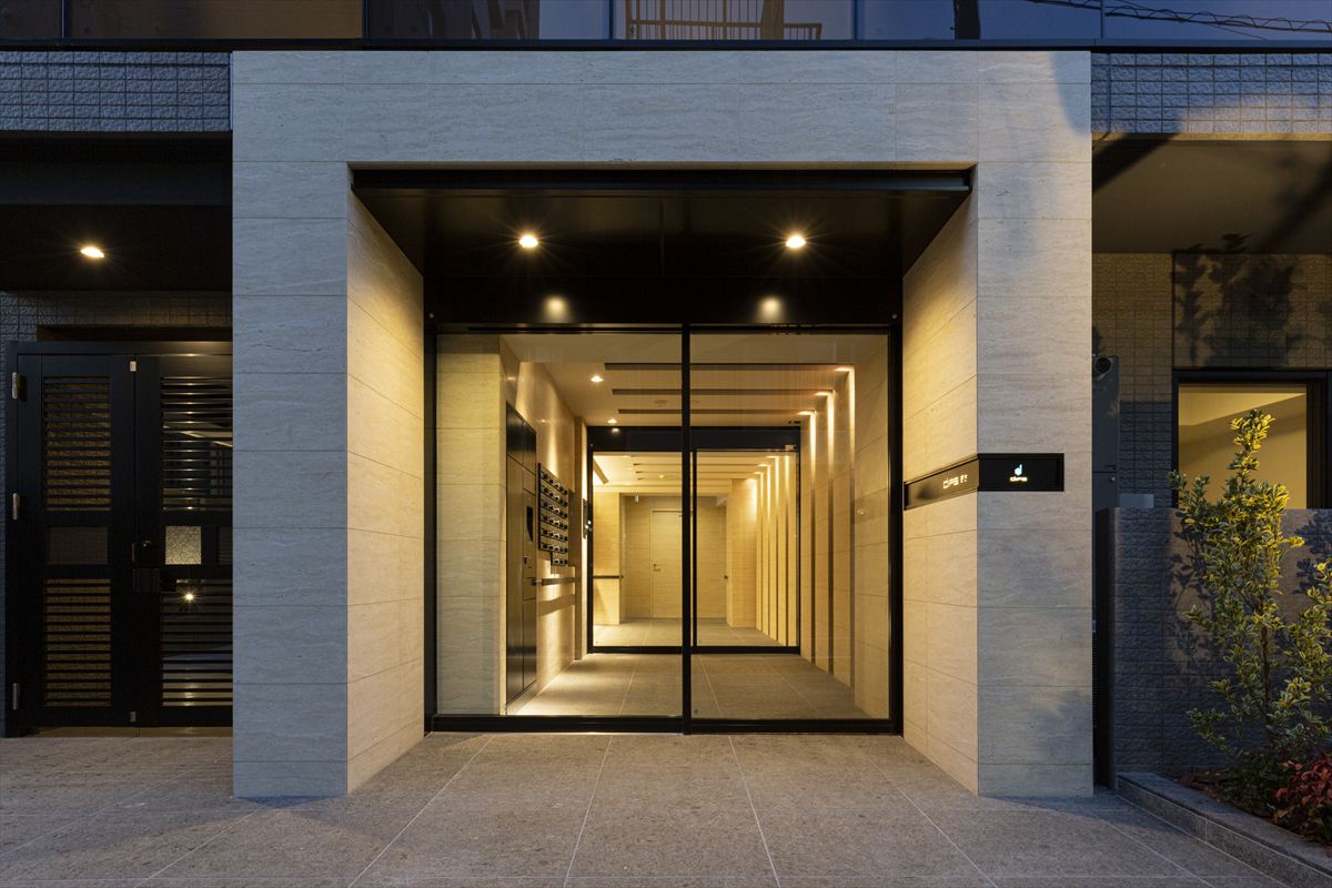 13/19 エントランス