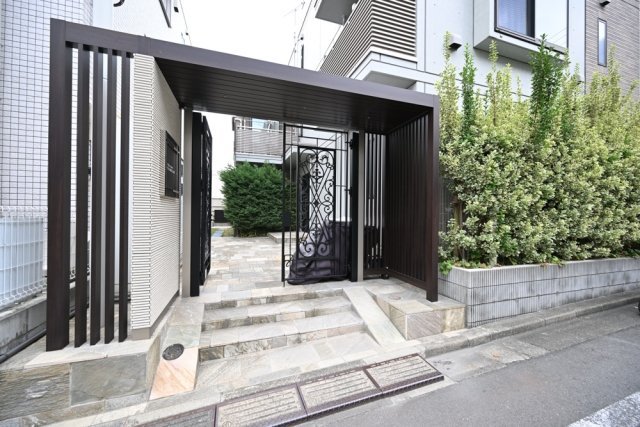 21/29 エントランス