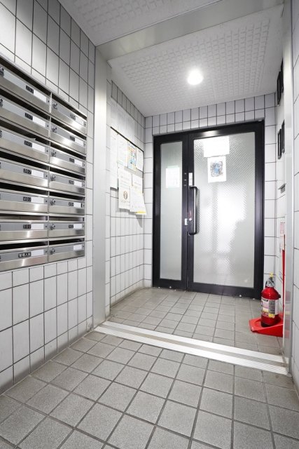 20/21 エントランス