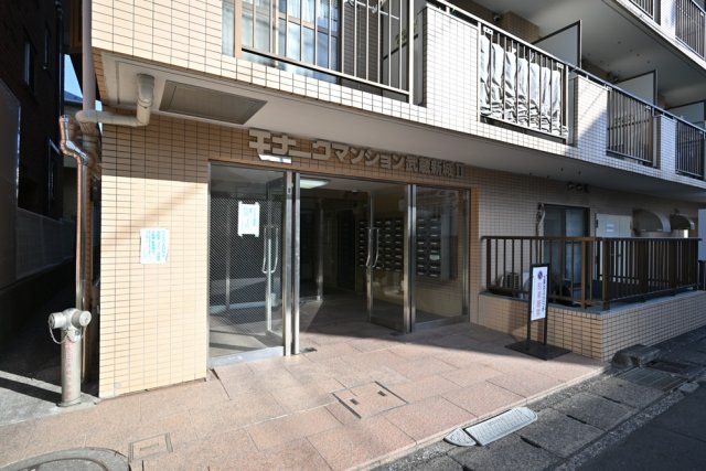 23/30 エントランス