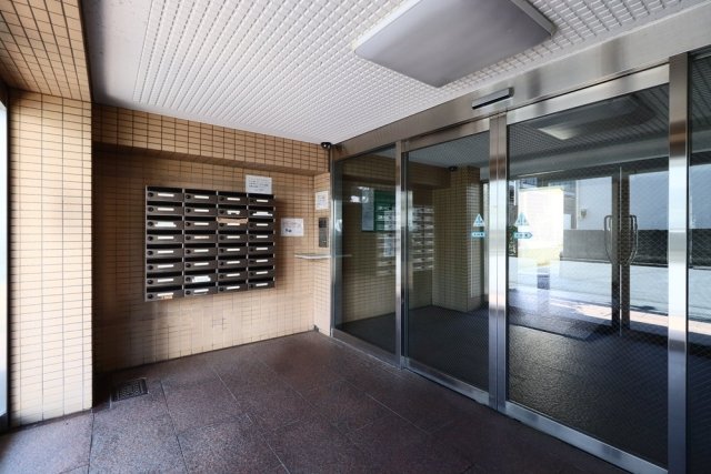 22/30 エントランス