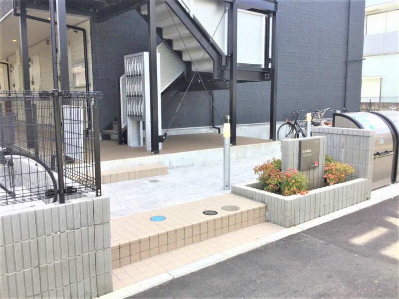 21/25 エントランス