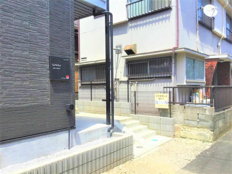 2/2 エントランス