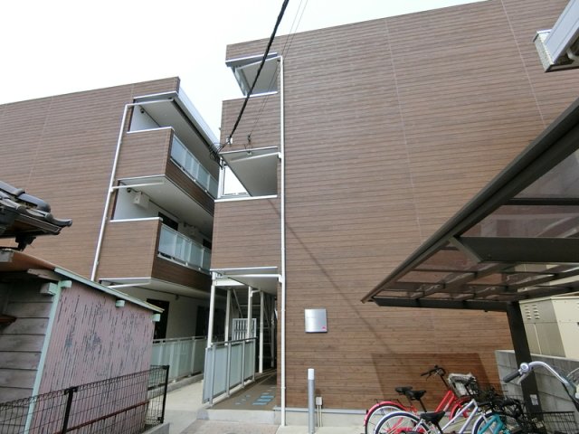 18/18 エントランス